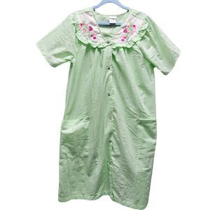 Vintage Green & White Seersucker Housecoat Kawaii Snap‑Front Ruffles Cottagecore